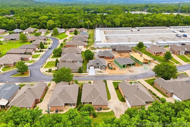 4306 Greentree Way 13, Sand Springs, OK 74063