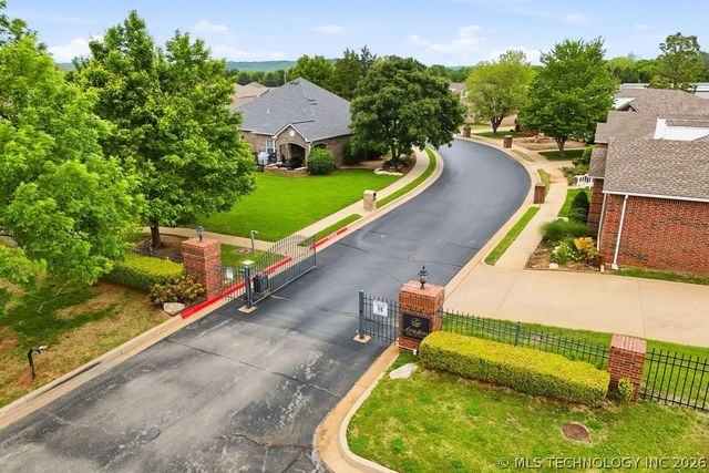 4306 Greentree Way 13, Sand Springs, OK 74063