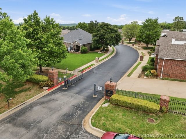 4306 Greentree Way 13, Sand Springs, OK 74063