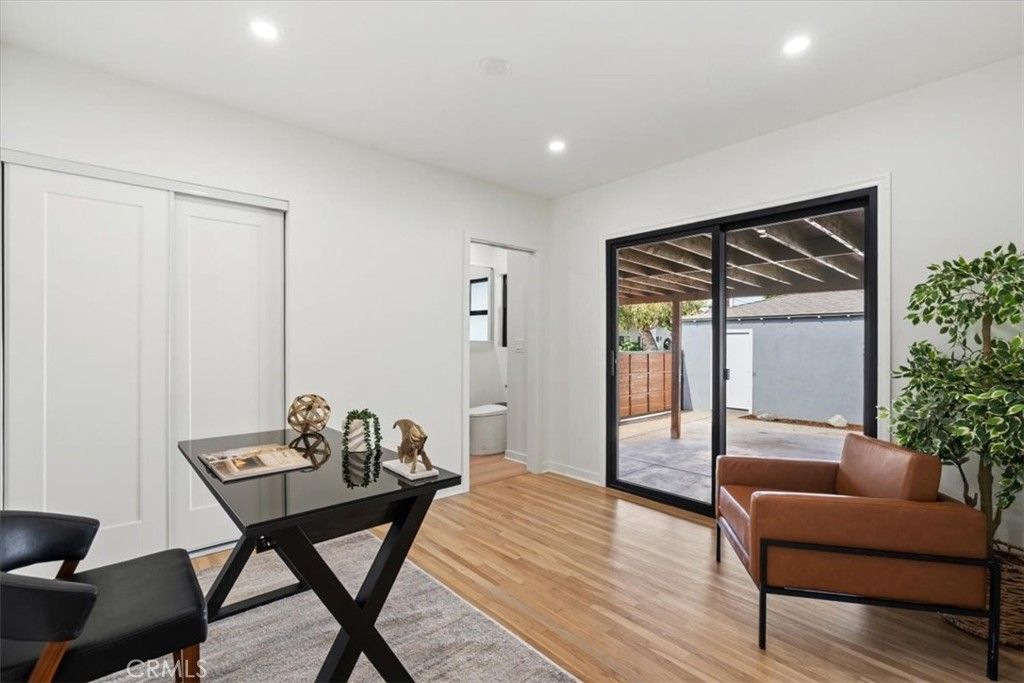 Image 24 of property listing at 3893 Cherrywood, Los Angeles, CA 90008
