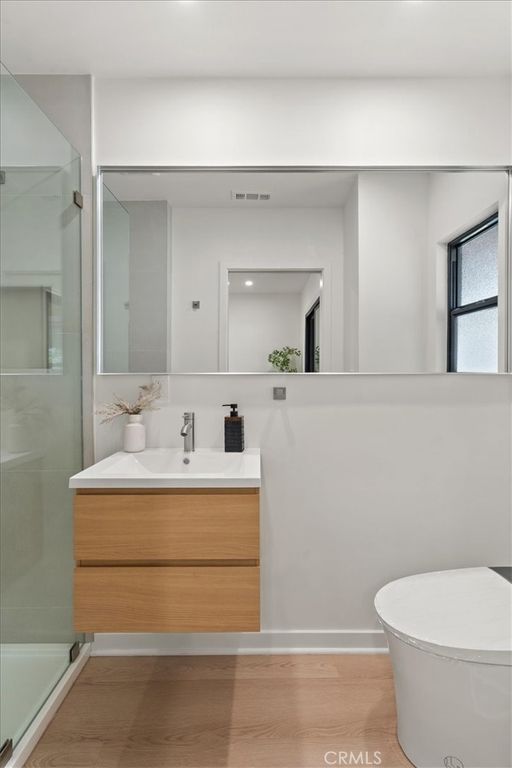Image 28 of property listing at 3893 Cherrywood, Los Angeles, CA 90008