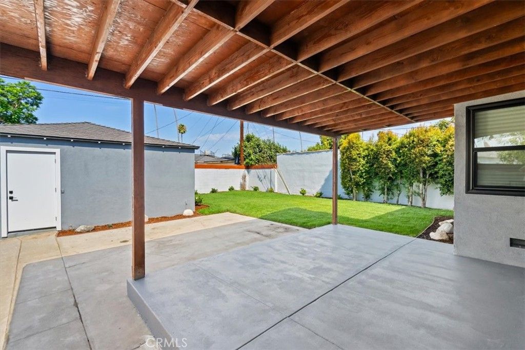 Image 29 of property listing at 3893 Cherrywood, Los Angeles, CA 90008