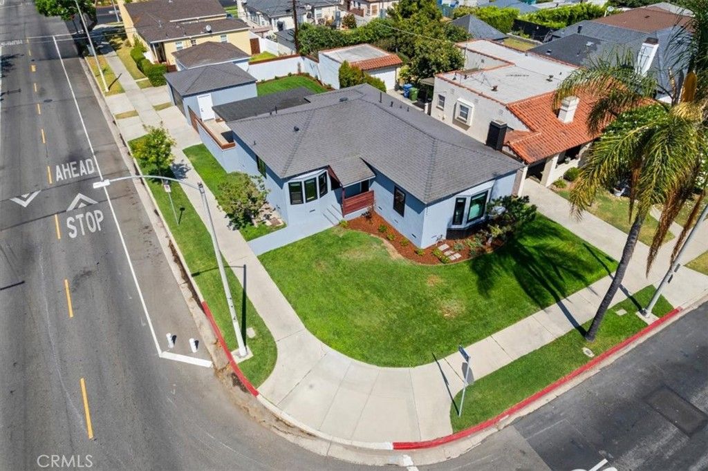 Image 34 of property listing at 3893 Cherrywood, Los Angeles, CA 90008