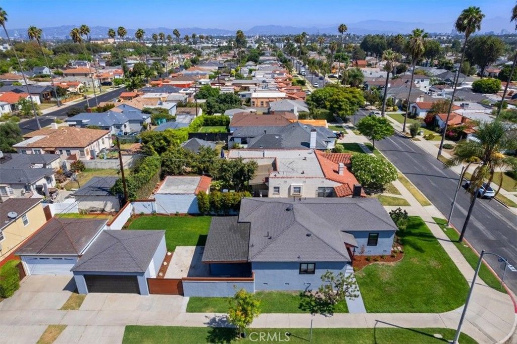 Image 38 of property listing at 3893 Cherrywood, Los Angeles, CA 90008
