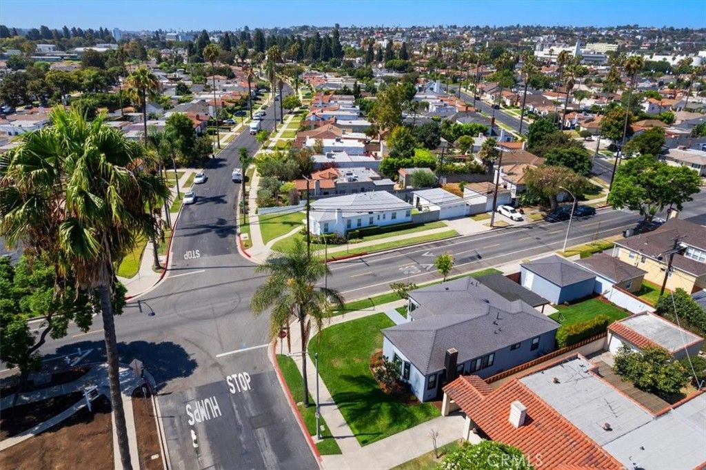 Image 42 of property listing at 3893 Cherrywood, Los Angeles, CA 90008