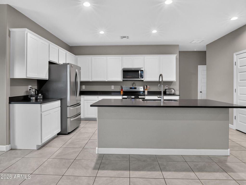 37008 N HINTERWALD Way, San Tan Valley, AZ 85143 — photo 5