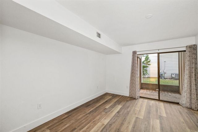 2224 BAHIA VISTA STREET E1, Sarasota, FL 34239