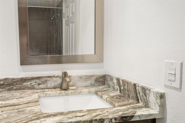 2224 BAHIA VISTA STREET E1, Sarasota, FL 34239