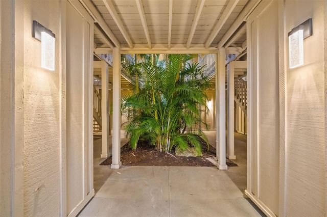 2224 BAHIA VISTA STREET E1, Sarasota, FL 34239