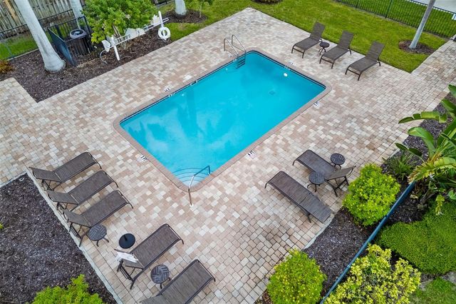 2224 BAHIA VISTA STREET E1, Sarasota, FL 34239