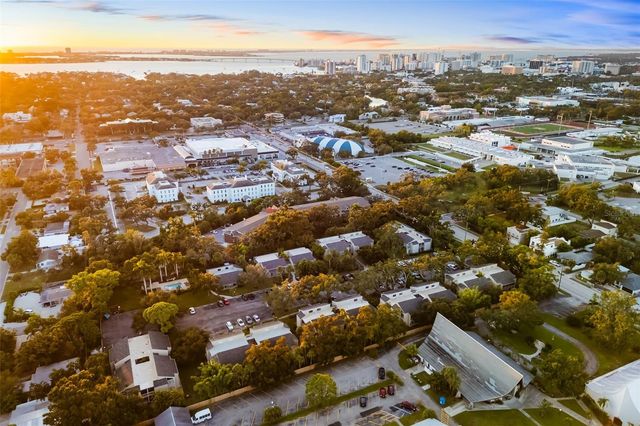 2224 BAHIA VISTA STREET E1, Sarasota, FL 34239