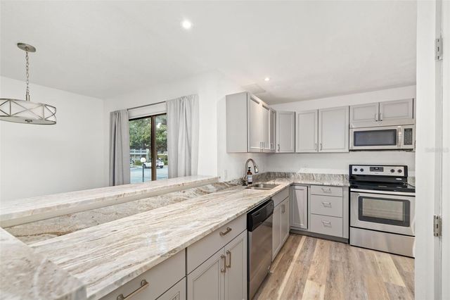 2224 BAHIA VISTA STREET E1, Sarasota, FL 34239