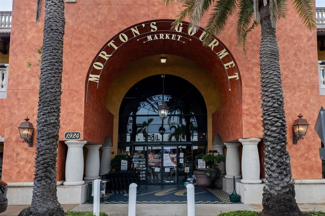 2224 BAHIA VISTA STREET E1, Sarasota, FL 34239