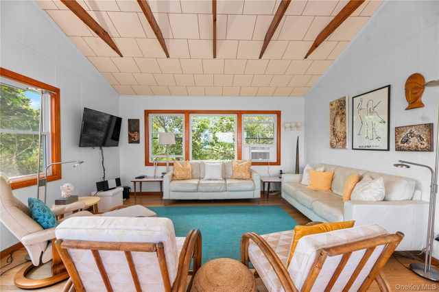 58 Gale Avenue, Seaview, NY 11770