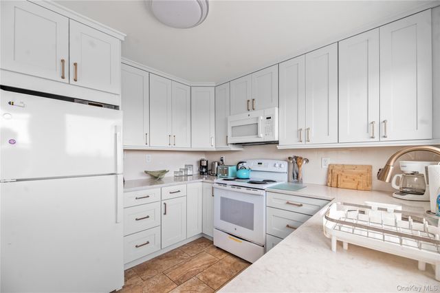 58 Gale Avenue, Seaview, NY 11770