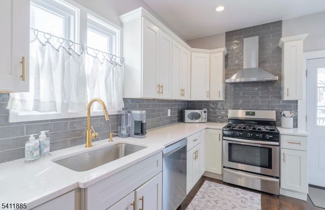 9 Fernwood Road, Maplewood Twp., NJ 07040