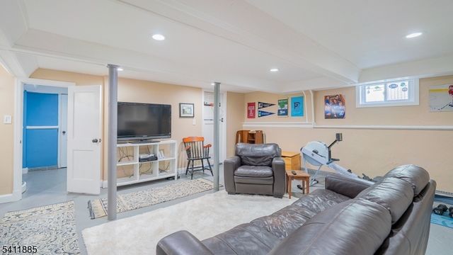 9 Fernwood Road, Maplewood Twp., NJ 07040