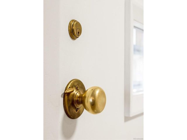 2250 N Monaco Pkwy, Denver, CO 80207