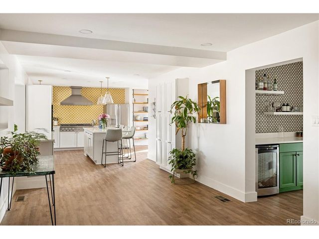 2250 N Monaco Pkwy, Denver, CO 80207