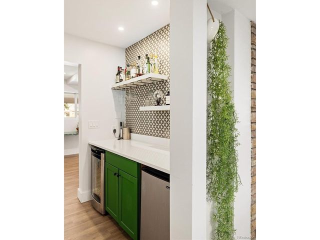 2250 N Monaco Pkwy, Denver, CO 80207