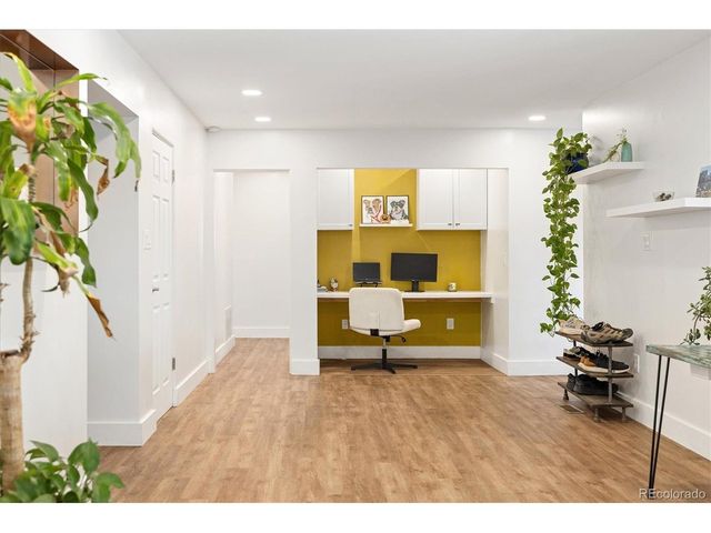 2250 N Monaco Pkwy, Denver, CO 80207