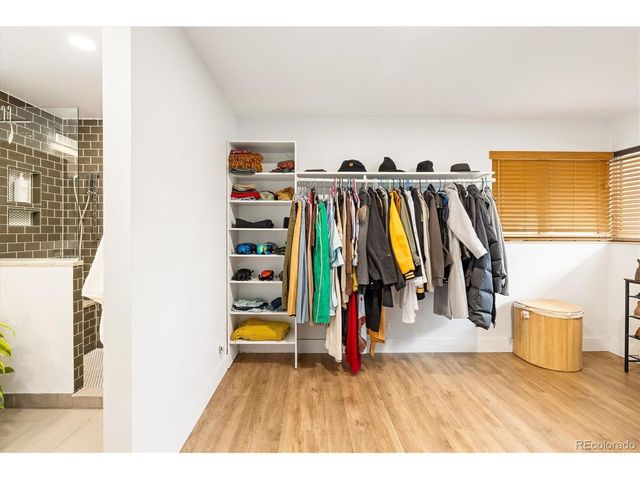 2250 N Monaco Pkwy, Denver, CO 80207