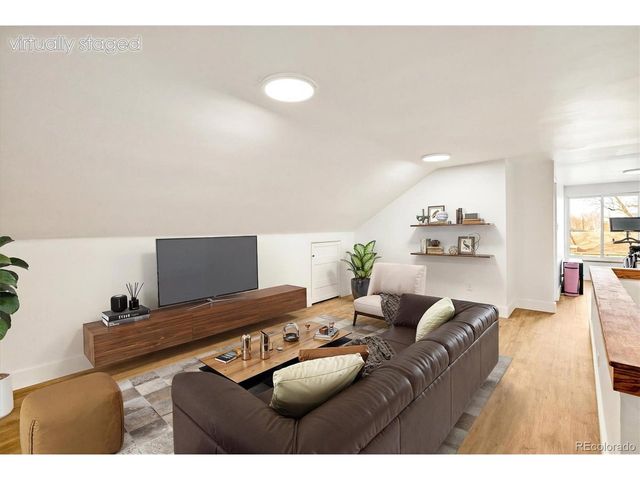 2250 N Monaco Pkwy, Denver, CO 80207