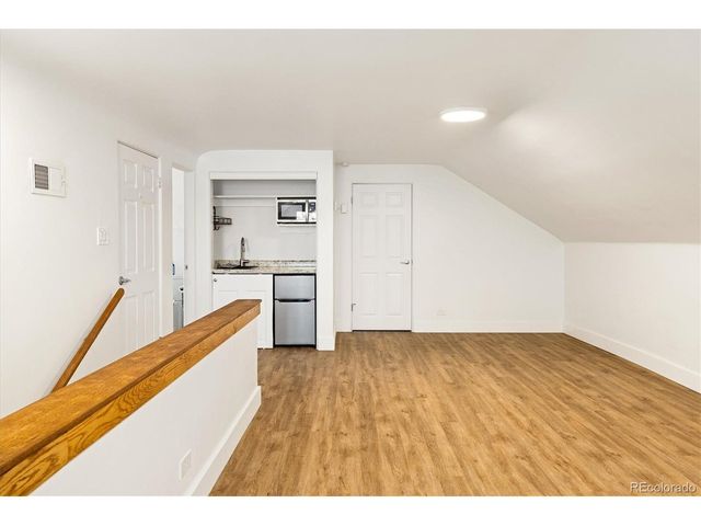 2250 N Monaco Pkwy, Denver, CO 80207