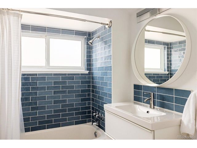 2250 N Monaco Pkwy, Denver, CO 80207