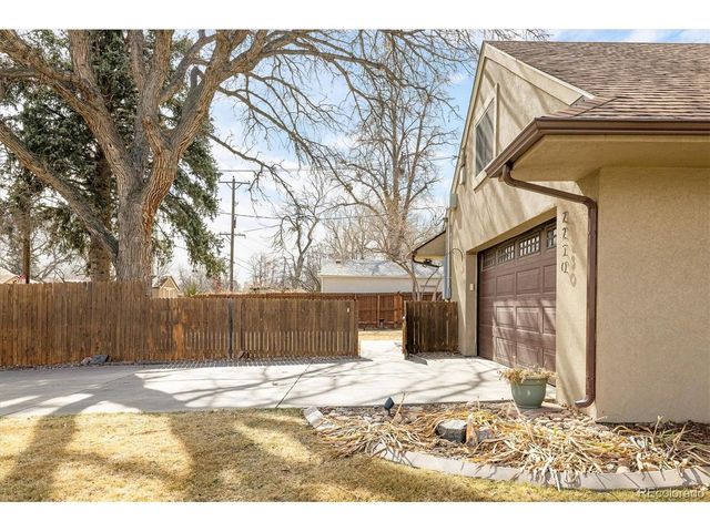 2250 N Monaco Pkwy, Denver, CO 80207