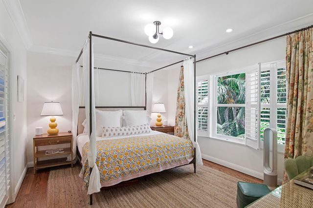311 Cocoanut Row 2010, Palm Beach, FL 33480
