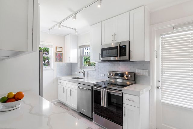 311 Cocoanut Row 2010, Palm Beach, FL 33480