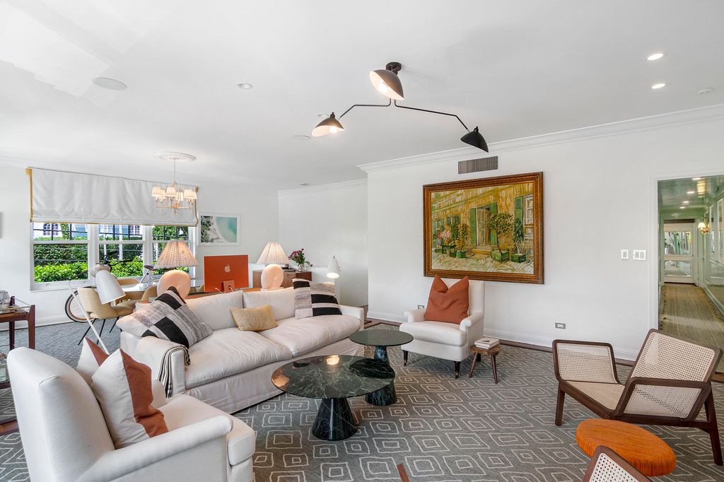 311 Cocoanut Row 2010, Palm Beach, FL 33480