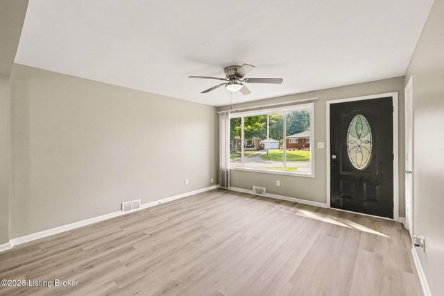 6325 Krause Ave, Louisville, KY 40216