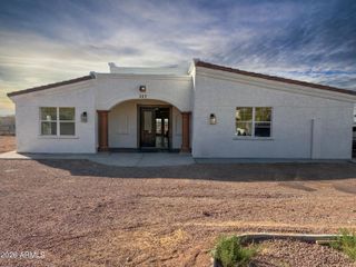 317 W FRONTIER Street, Apache Junction, AZ 85120