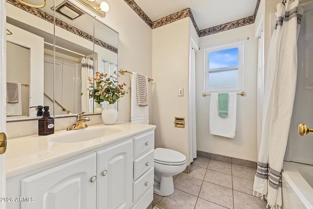 10626 W EMERALD Point, Sun City, AZ 85351