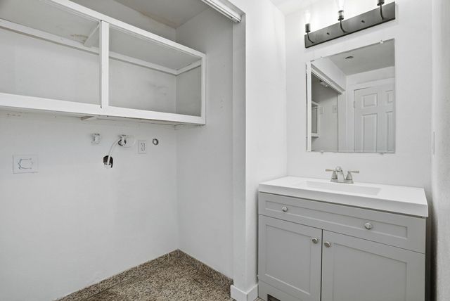 11712 N King Arthur Dr, Spokane, WA 99218