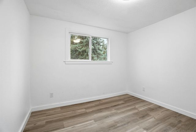 11712 N King Arthur Dr, Spokane, WA 99218