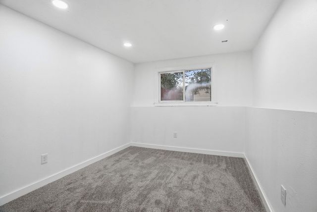 11712 N King Arthur Dr, Spokane, WA 99218