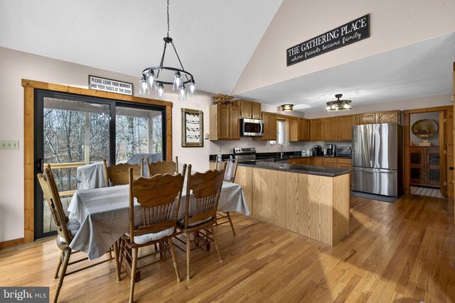 2368 CROSSINGS VIEW RD, Paw Paw, WV 25434