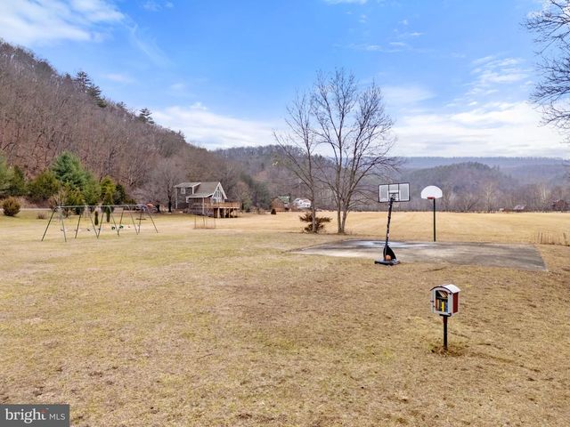 2368 CROSSINGS VIEW RD, Paw Paw, WV 25434