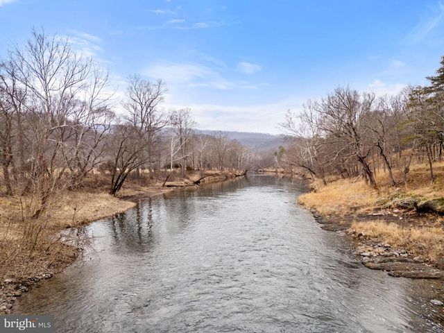 2368 CROSSINGS VIEW RD, Paw Paw, WV 25434