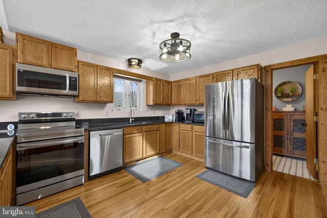 2368 CROSSINGS VIEW RD, Paw Paw, WV 25434