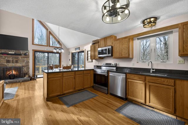 2368 CROSSINGS VIEW RD, Paw Paw, WV 25434