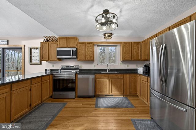 2368 CROSSINGS VIEW RD, Paw Paw, WV 25434