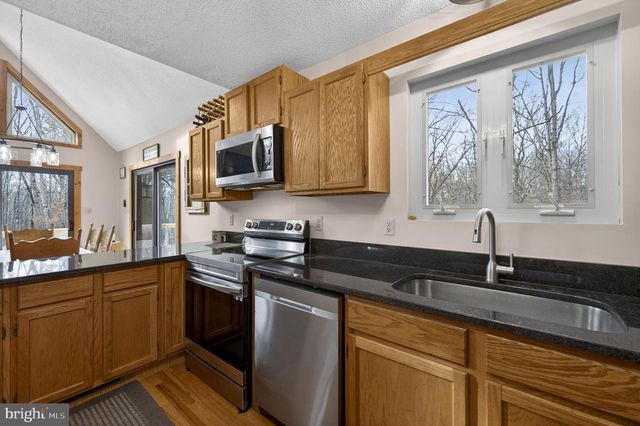 2368 CROSSINGS VIEW RD, Paw Paw, WV 25434