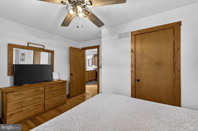 2368 CROSSINGS VIEW RD, Paw Paw, WV 25434