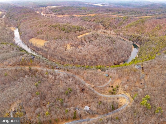 2368 CROSSINGS VIEW RD, Paw Paw, WV 25434