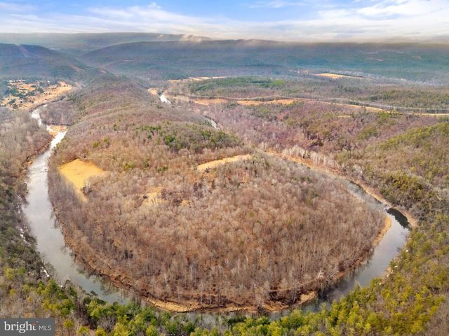 2368 CROSSINGS VIEW RD, Paw Paw, WV 25434