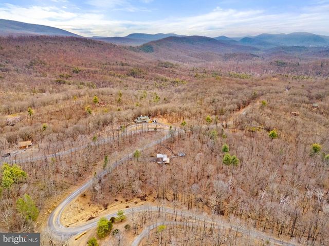 2368 CROSSINGS VIEW RD, Paw Paw, WV 25434